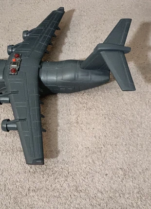 Avion miltaire, marque: Lumineux, état: Très bon état, taille: 9 ans / 134 cm, 15,00 €, 16,45 € Protection acheteurs incluse