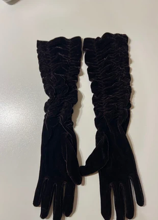 Gloves Long in velvet, brand: no brand, condizioni: Nuovo senza cartellino, taglia: 6,5, €2.00, €2.80 include la Protezione acquisti