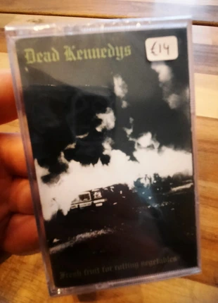 Dead Kennedys - Fresh Fruit for Rotting Vegetables cassette, staat: Heel goed, € 14,00, € 15,40 inclusief Kopersbescherming Pro