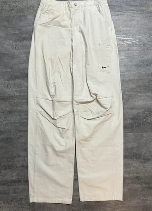 Nike Hose Weiß mit roten Elementen, marque: Nike, état: Très bon état, taille: M, 39,99 €, 42,69 € Protection acheteurs incluse