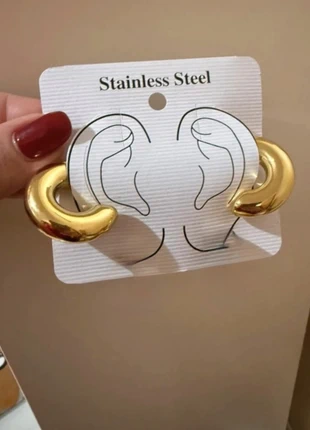 Orecchini bellissimi 🥰🌼, brand: INOX, condizioni: Nuovo con cartellino, €5.90, €6.90 include la Protezione acquisti