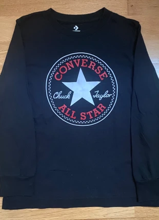 Camiseta manga larga, merk: Converse, staat: Heel goed, maat: 7 jaar / 122 cm, € 12,00, € 13,30 inclusief Kopersbescherming