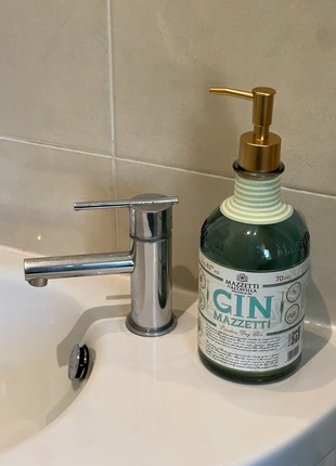 Dispenser Sapone da Bottiglia Gin Mazzetti, brand: gin mazzetti, condizioni: Nuovo con cartellino, €13.00, €14.35 include la Protezione acquisti