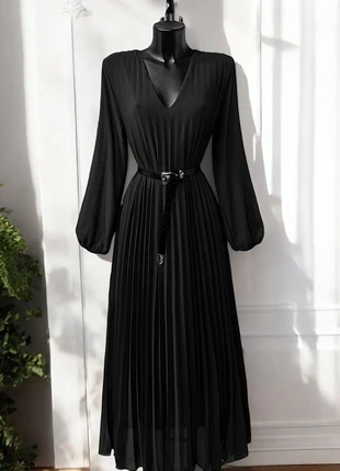 Robe longue noire taille S, marque: Boutique Parisienne, état: Très bon état, taille: S / 36 / 8, 35,00 €, 37,45 € Protection acheteurs (Pro) incluse