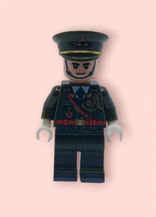 Figurine Custom Personnage Officier Général Uniforme Vert Galonné, marca: Collection, estado: Muy bueno, tamaño: Talla única, 2,00 €, 2,80 € Protección al comprador incluida