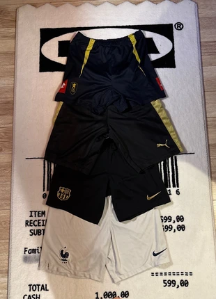 Lot de 4 shorts de foot, brand: Nike, condizioni: Discrete, taglia: M, €5.00, €5.95 include la Protezione acquisti