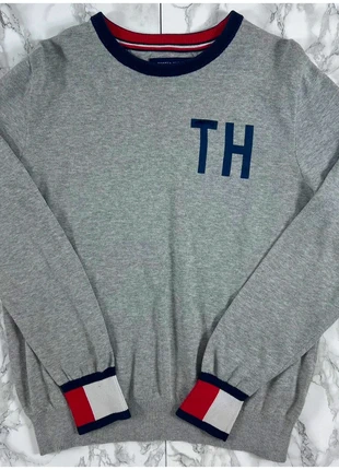 Pull Tommy Hilfiger Gris / Col rond / Logo brodé / Taille S Homme, marke: Tommy Hilfiger, zustand: Sehr gut, größe: S, 23,00 €, 24,85 € inklusive Vinted-Käuferschutz