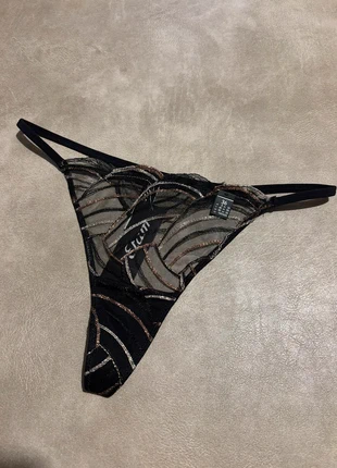 String noir et or etam, merk: Etam, staat: Nieuw met prijskaartje, maat: S / 36 / 8, € 4,50, € 5,43 inclusief Kopersbescherming