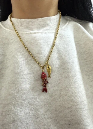 Trendy 18k gold plated ketting met rood en goud vissen hanger, merk: beabijou, staat: Nieuw met prijskaartje, € 13,50, € 14,88 inclusief Kopersbescherming Pro