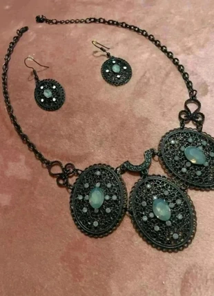 Tendance, parure noir avec pierres vertes, brand: Tendance, condizioni: Ottime, €7.00, €8.05 include la Protezione acquisti