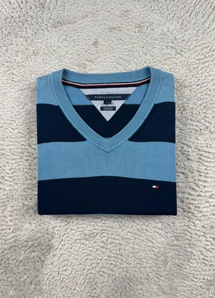 Pull col V à rayures Tommy Hilfiger | Taille L | Bleu clair et Bleu marine Logo Brodé, marque: Tommy Hilfiger, état: Très bon état, taille: L, 24,90 €, 26,85 € Protection acheteurs (Pro) incluse