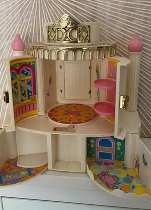 Château sailor moon non complet taché, marque: Sailor Moon, état: Satisfaisant, taille: Taille unique, 15,00 €, 16,45 € Protection acheteurs incluse