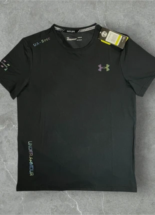 T-shirt Under Armour Tech Running réfléchissant/fluorescent noir M, marke: Under Armour, zustand: Neu, mit Etikett, größe: M, 25,00 €, 26,95 € inklusive Vinted-Käuferschutz