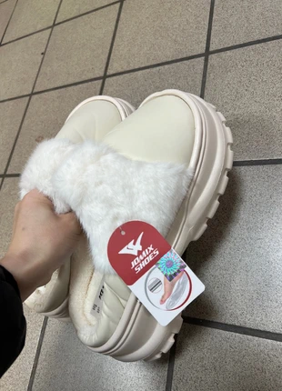 Pantofole donna panna/bianco numero 40/41, marque: Donna, état: Neuf avec étiquette, taille: 40, 8,00 €, 9,10 € Protection acheteurs incluse