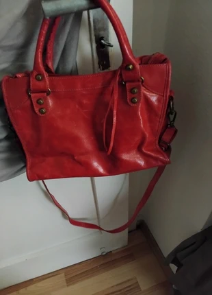 Lether, brand: The Genuine Leather, condizioni: Ottime, €15.00, €16.45 include la Protezione acquisti