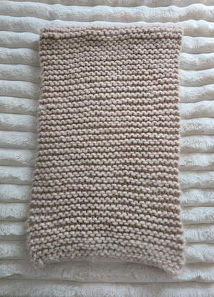 Soft handmade scarf in old-pink merino wool, merk: Handgemaakt, staat: Heel goed, € 100,00, € 105,70 inclusief Kopersbescherming