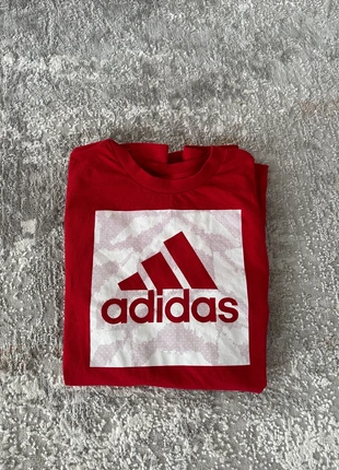 T-shirt Adidas rouge et blanc-Taille enfant 13-14 ans, marque: adidas, état: Bon état, taille: 13 ans / 158 cm, 2,00 €, 2,80 € Protection acheteurs incluse