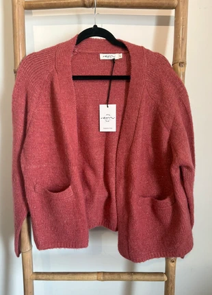 Gilet rose maille douce à fil doré, merk: Boutique Parisienne, staat: Nieuw met prijskaartje, maat: M / 38 / 10, € 30,00, € 32,20 inclusief Kopersbescherming