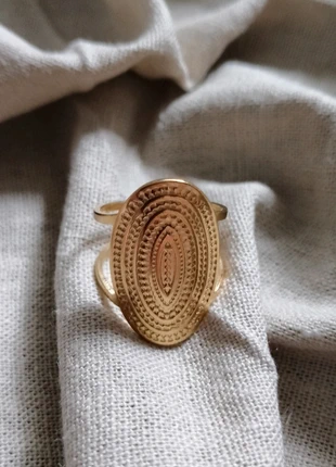 Bague longue martelé en acier inoxydable doré taille ajustable, marke: Le Marché, zustand: Sehr gut, größe: Größenverstellbar, 5,99 €, 6,99 € inklusive Vinted-Käuferschutz