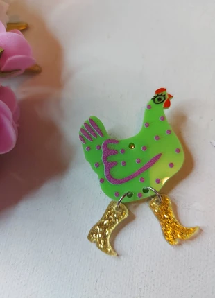 Broche petite poule verte jaune à pois et bottes, brand: Poulette, condition: Very good, €7.90, €9.00 includes Buyer Protection