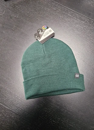 Beanie vert neuf avec l'étiquette M Pull&Bear, merk: Bershka, staat: Heel goed, maat: M, € 5,00, € 5,95 inclusief Kopersbescherming
