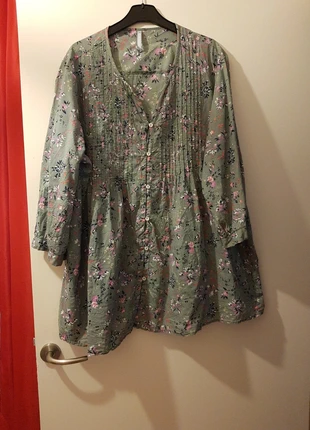 Chemise fleurie, marque: Blancheporte, état: Très bon état, taille: 6XL / 52 / 24, 4,00 €, 4,90 € Protection acheteurs incluse