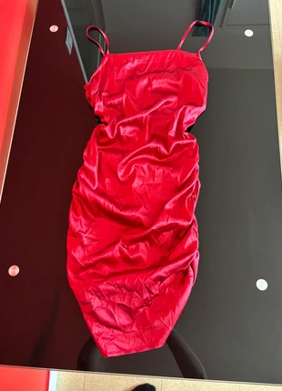 Robe rouge en satin vintage, brand: Top Vintage, condizioni: Ottime, taglia: M / IT 42 / EU 38, €5.00, €5.95 include la Protezione acquisti