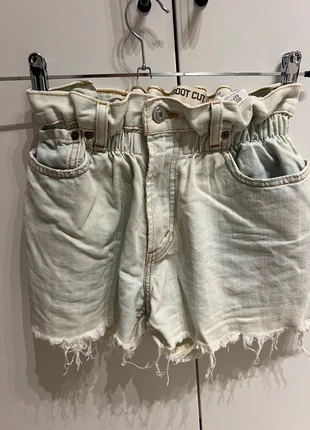 Jeans Levi’s corti, marca: Levi's, estado: Muito bom, tamanho: M / 38 / 10, €15.00, €16.45 inclui Proteção do Comprador