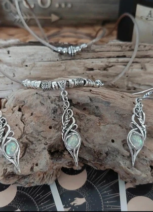 Parure boho baroque doublerangs cascade
irisée satin taupe, marke: Maison, zustand: Sehr gut, 8,00 €, 9,10 € beinhaltet Vinted-Käuferschutz Pro