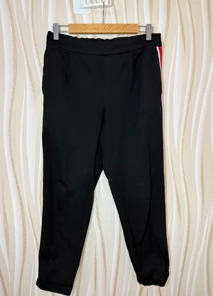 zara trafaluc black m 42 wide-leg trousers sporty chic red side stripe fashion, marque: Zara, état: Très bon état, taille: M / 38 / 10, 3,50 €, 4,38 € Protection acheteurs incluse