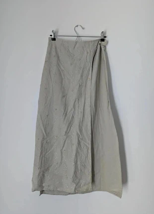 Jupe longue portefeuille vintage en lin broderie fleurs, brand: Vintage Dressing, condizioni: Ottime, taglia: L / IT 44 / EU 40, €15.00, €16.45 include la Protezione acquisti