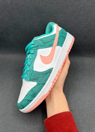 Nike Dunk Low vert rose blanc 42.5 (is3713), marque: Nike, état: Très bon état, taille: 42.5, 75,00 €, 79,45 € Protection acheteurs (Pro) incluse