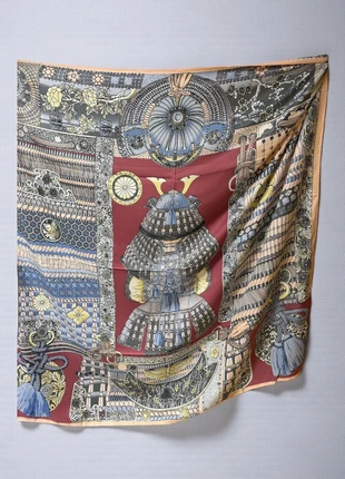 💖🩶Foulard Carré Soie 130x130 Armure de Samouraï, marque: Boutique Italiana, état: Neuf sans étiquette, 17,90 €, 19,50 € Protection acheteurs incluse