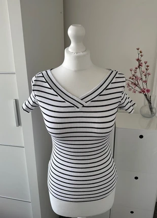 Striped V-Neck Fitted Top – XS/S, condition: Very good, size: XS / UK 4-6, £3.00, £3.85 includes Buyer Protection