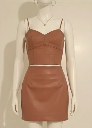 Amisu Faux Leather Cami Crop Top, marque: Amisu, état: Très bon état, taille: L / 40 / 12, 5,00 €, 5,95 € Protection acheteurs incluse