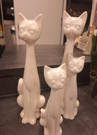 Drie grote witte stenen beeldjes kat, merk: onbekend, staat: Veelgebruikt, € 7,50, € 8,58 inclusief Kopersbescherming