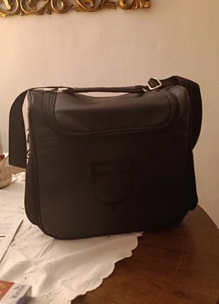 Bauletto Equestro nero, merk: Equestro, staat: Nieuw met prijskaartje, € 50,00, € 53,20 inclusief Kopersbescherming