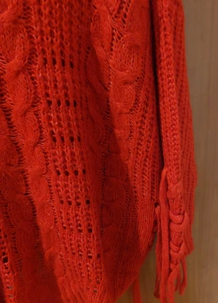 Maglione Vintage rosso intenso modello particolare lavorato con laccetti incrociati maniche taglia M, brand: Vintage, condizioni: Ottime, taglia: M / IT 42 / EU 38, €7.00, €8.05 include la Protezione acquisti