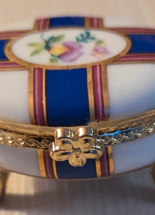 Pilulier, boite porcelaine - Joli décor floral - Collection, brand: Collection, condition: Very good, €5.00, €5.95 includes Buyer Protection