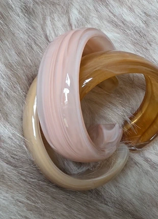 Leuke set armbanden | Hars, marque: onbekend, état: Neuf sans étiquette, 12,50 €, 13,83 € Protection acheteurs incluse