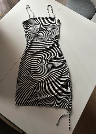 vestito aderente a fantasia, marque: H&M Divided, état: Très bon état, taille: XS / 34 / 6, 15,00 €, 16,45 € Protection acheteurs incluse