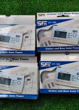Lote de 4 SFX DT-300 Afinador Guitarra y Bajo, marca: sfx, estado: Muito bom, €15.00, €16.45 inclui Proteção do Comprador