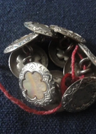 Boutons vintage métal et nacre, brand: pas de marque, condizioni: Ottime, €10.00, €11.20 include la Protezione acquisti