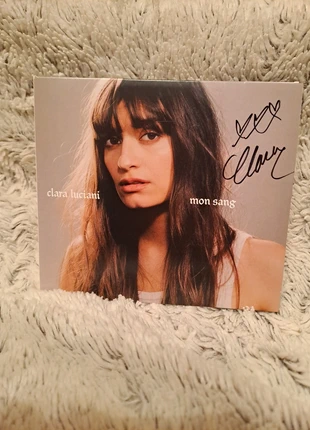 CD Clara Luciani dédicacé, staat: Nieuw, € 25,00, € 26,95 inclusief Kopersbescherming
