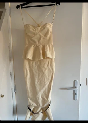 Robe de soirée neuve avec étiquette XS, marque: PrettyLittleThing, état: Neuf avec étiquette, taille: XS / 34 / 6, 14,90 €, 16,35 € Protection acheteurs incluse