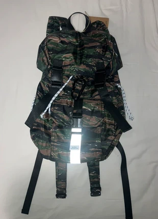 Sac à dos de trek A.P.C, marque: A.P.C., état: Neuf avec étiquette, 100,00 €, 105,70 € Protection acheteurs incluse