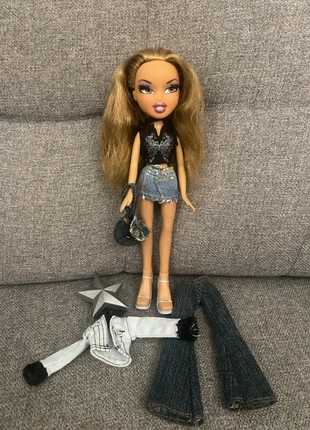 Poupée bratz yasmin girls nite out, marque: MGA Entertainment, état: Satisfaisant, taille: 4 ans / 104 cm, 9,00 €, 10,15 € Protection acheteurs incluse