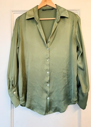 Camisa satén escote de pico, marque: Zara, état: Très bon état, taille: XS / 34 / 6, 5,00 €, 5,95 € Protection acheteurs incluse