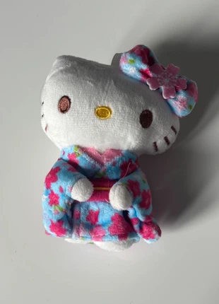 Porte clé en forme de peluche Hello Kitty vêtements Japonais en très bon état, marque: Hello Kitty, état: Très bon état, taille: Prématuré, jusqu'à 44cm, 10,00 €, 11,20 € Protection acheteurs incluse