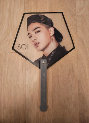 Eventail pentagone taeyang BigBang, marque: Big Bang, état: Très bon état, 15,00 €, 16,45 € Protection acheteurs incluse